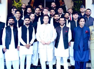 Pakistan cricket team arrives to meet PM Imran