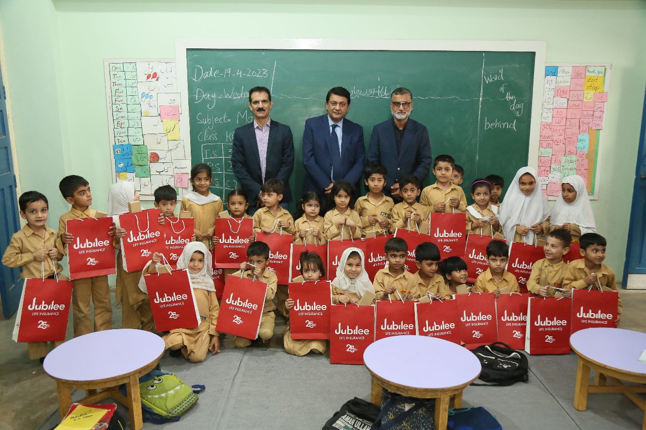 Jubilee Life Insurance Celebrates Ramazan through gift distribution with the children of KPT Primary School