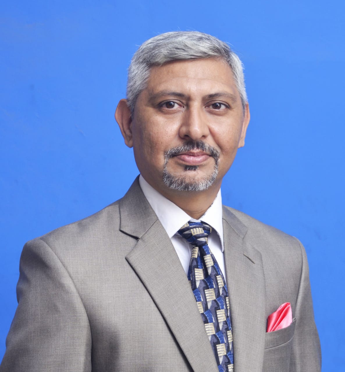 Imran Raza Jaffry Publishes Influential Insurance Guide, Announces New Book on Global Practices